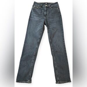 BDG Girlfriend Highrise Straight Leg Jeans - An Urban Outfitters Brand